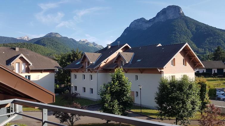 Appartement plein centre village, vue montagnes Doussard Extérieur photo